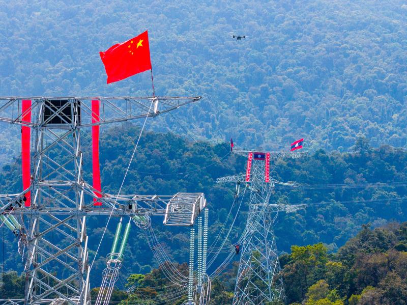 中老500千伏联网工程全线贯通 “电力丝路”实现云端“击掌”-1 800.jpg
